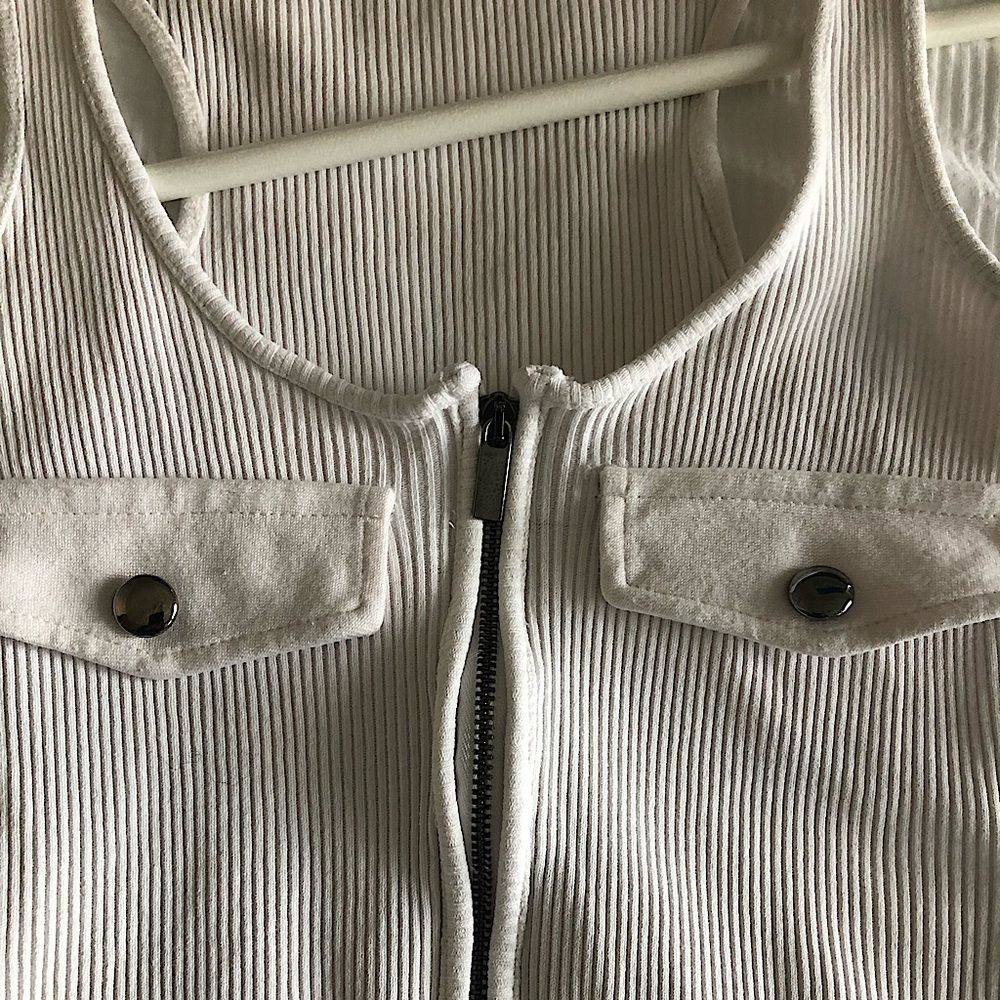 🦢Kikiriki Ribbed Bodysuit in White with Design Pockets and a Zipper 🦢